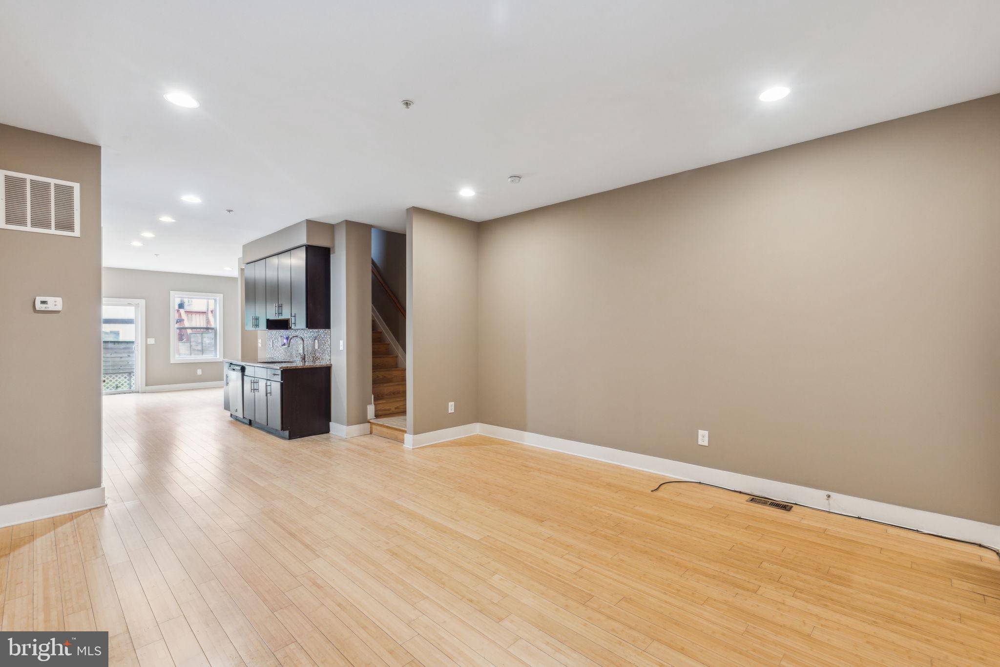 Philadelphia, PA 19125,2205 MARTHA ST