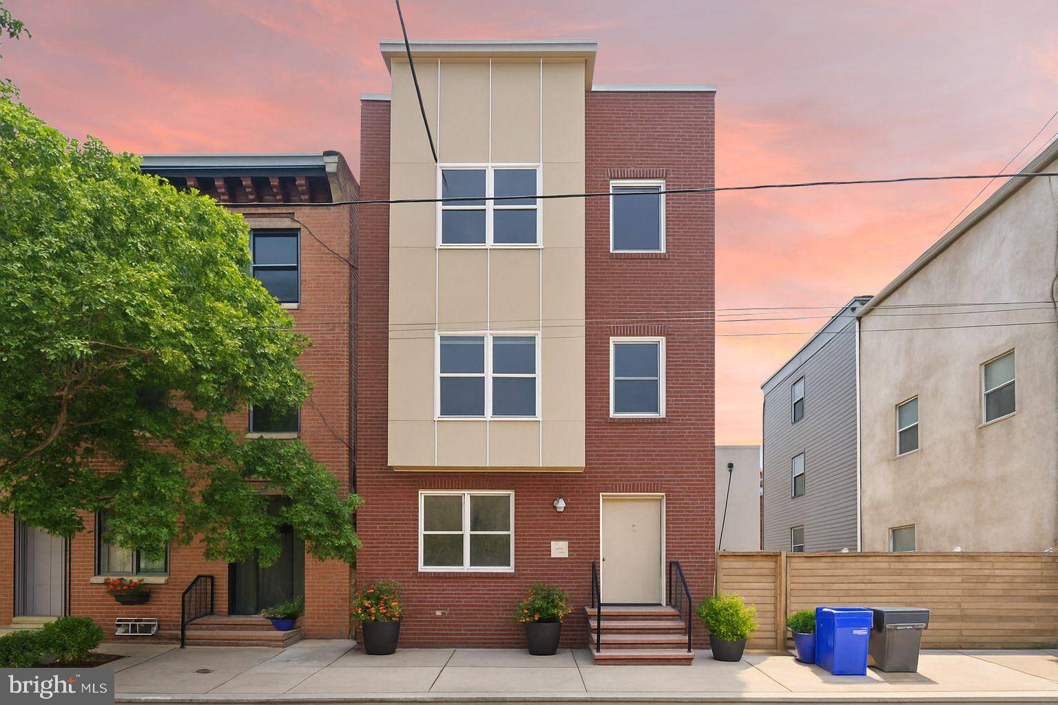 Philadelphia, PA 19125,2205 MARTHA ST