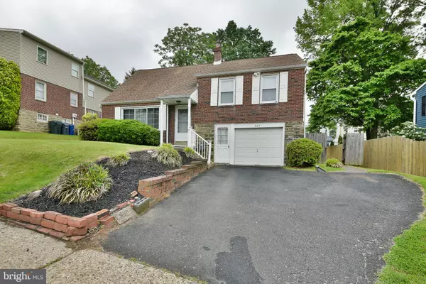 Elkins Park, PA 19027,227 ROLLING HILL RD