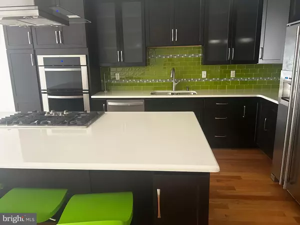 Philadelphia, PA 19147,110-12 NAUDAIN ST #4