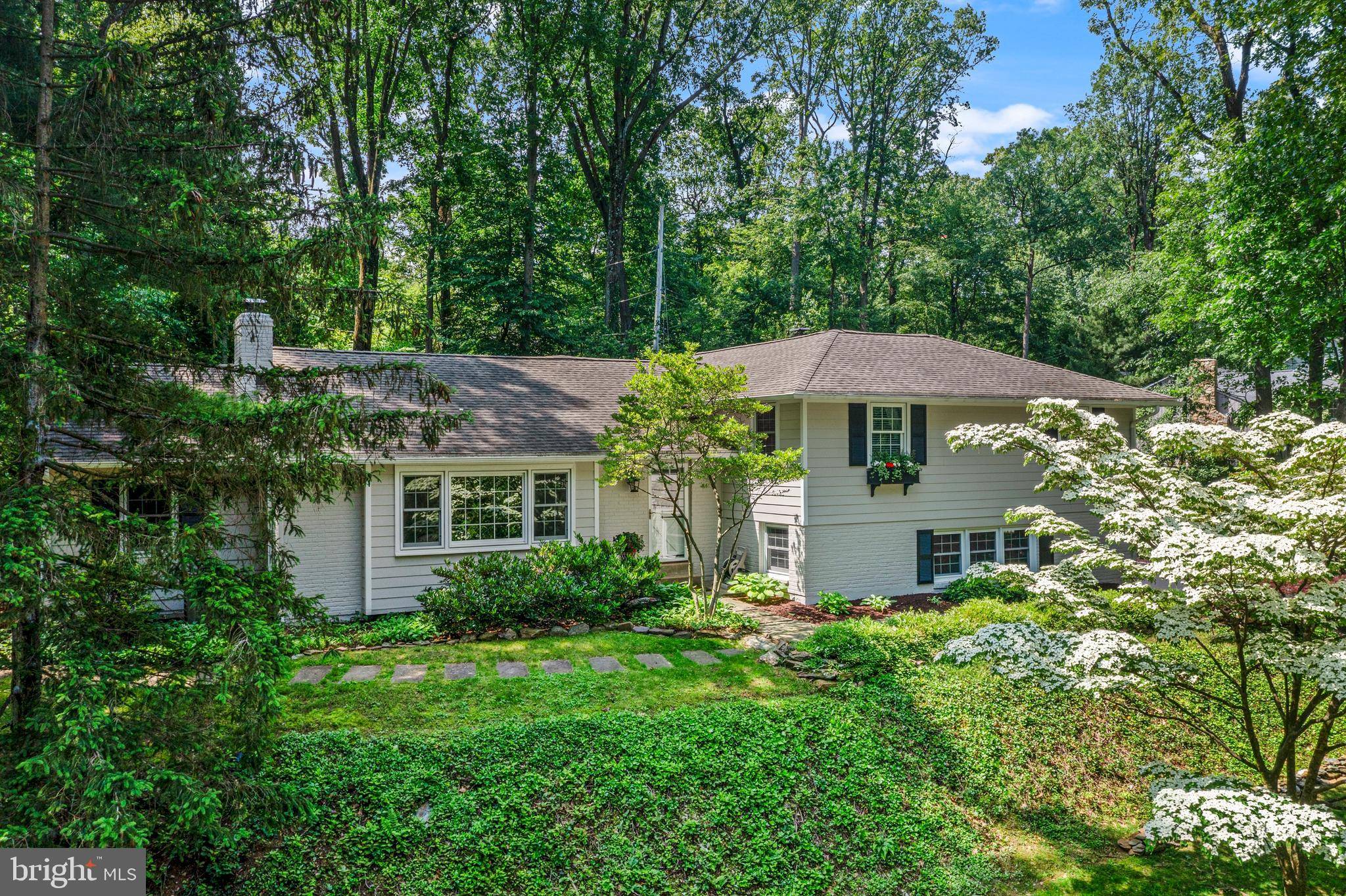 Wayne, PA 19087,420 SAUNDERS DR