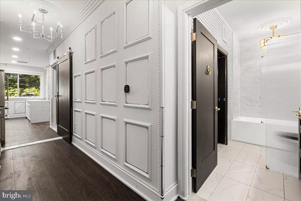 Alexandria, VA 22314,625 SLATERS LN #G4