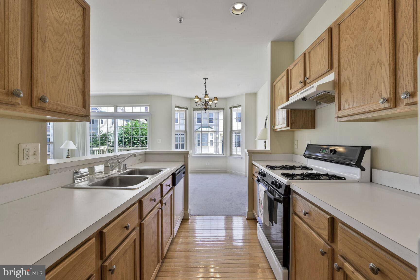 Sterling, VA 20165,46367 PRYOR SQ #84