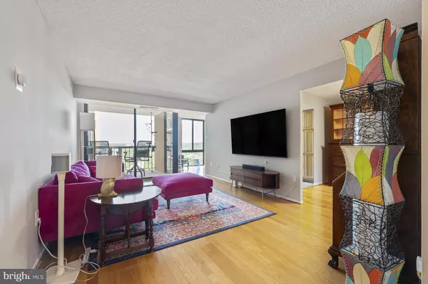 Arlington, VA 22204,4500 S FOUR MILE RUN DR #816