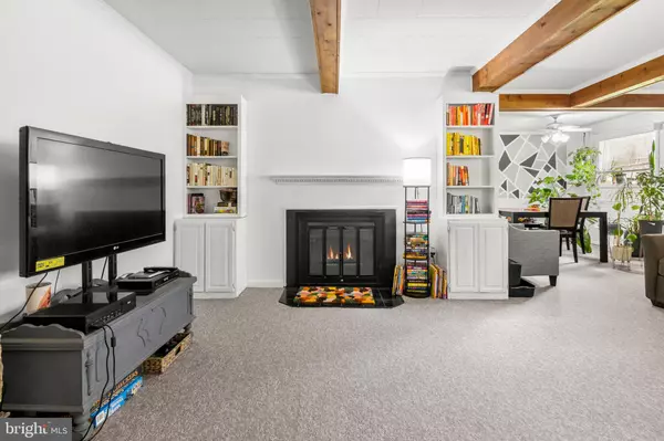 Cockeysville, MD 21030,5 WARREN LODGE CT #B
