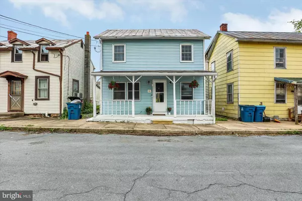 11 N WATER ST,  Franklintown,  PA 17323