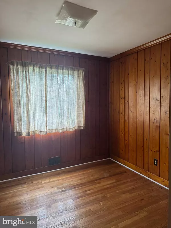 Silver Spring, MD 20910,137 FLEETWOOD TER