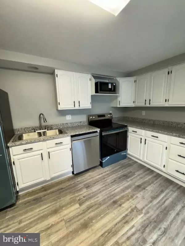 Phoenixville, PA 19460,16 S MAIN ST