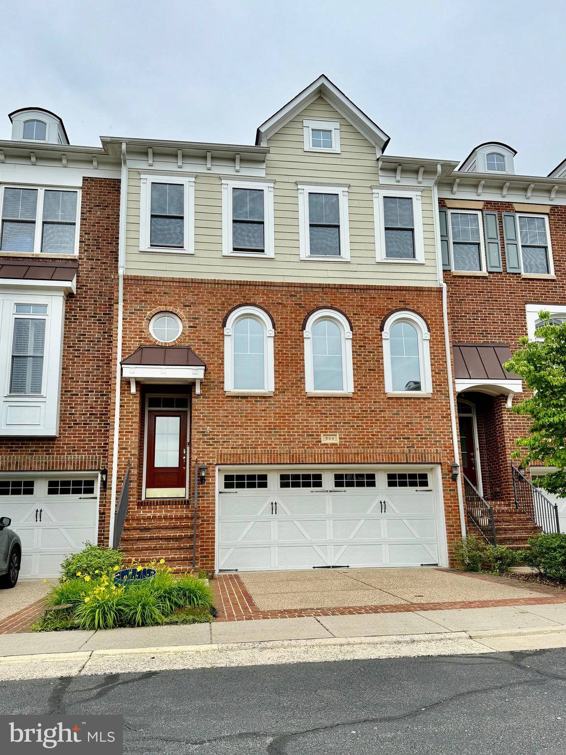 504 HOLLINGSWORTH TER, Herndon, VA 20170