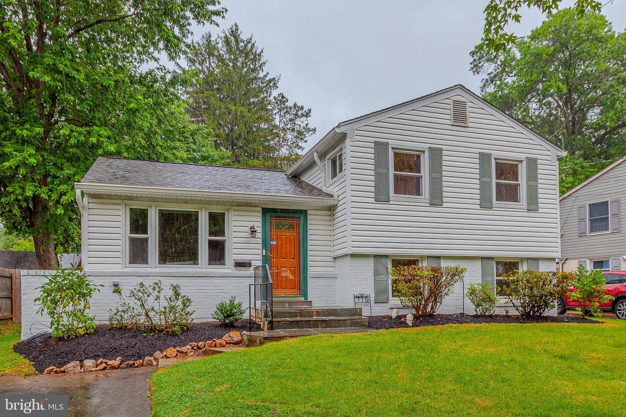 Rockville, MD 20851,719 WOODBURN RD