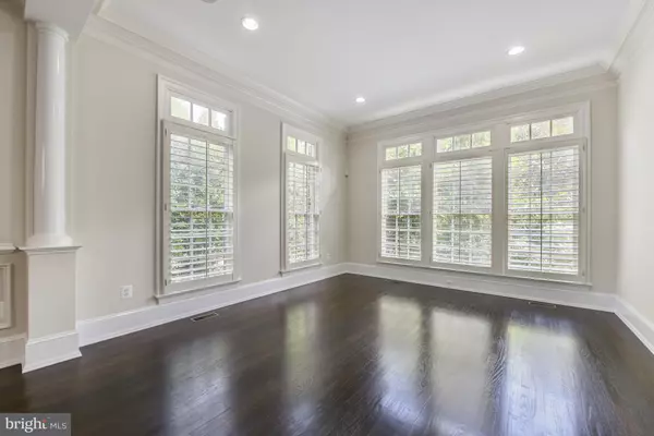 Mclean, VA 22101,1496 EVANS FARM DR