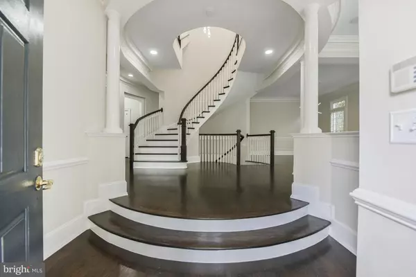 1496 EVANS FARM DR, Mclean, VA 22101