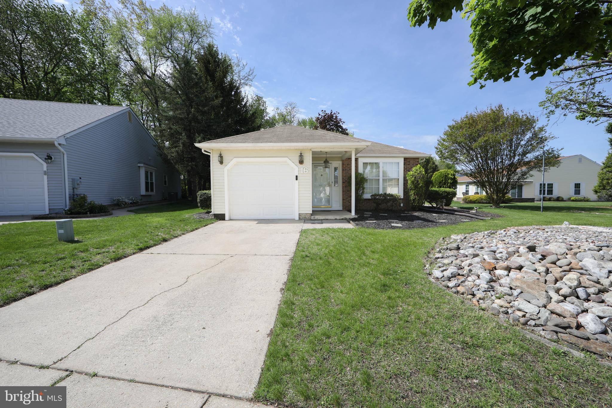 Mount Laurel, NJ 08054,16 MADISON CT