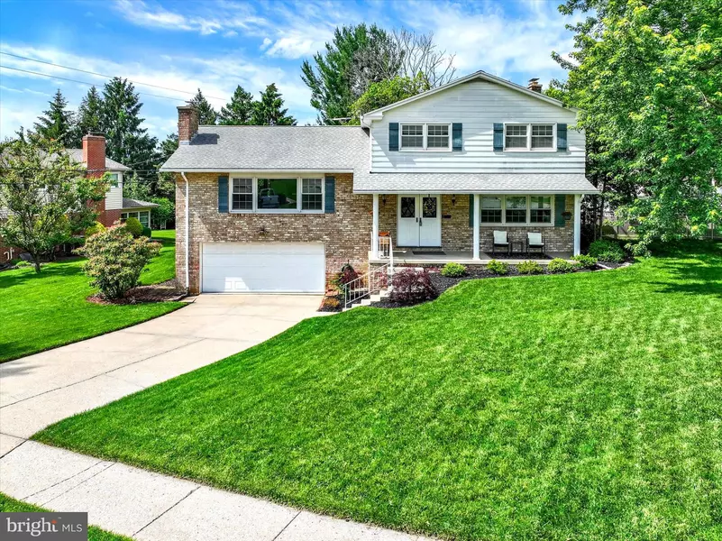 2925 DEARBORN LN, York, PA 17402