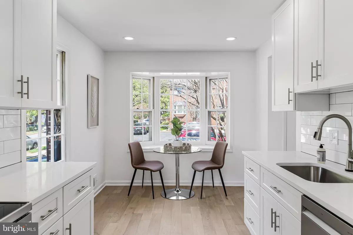 Arlington, VA 22207,2111 N LINCOLN ST