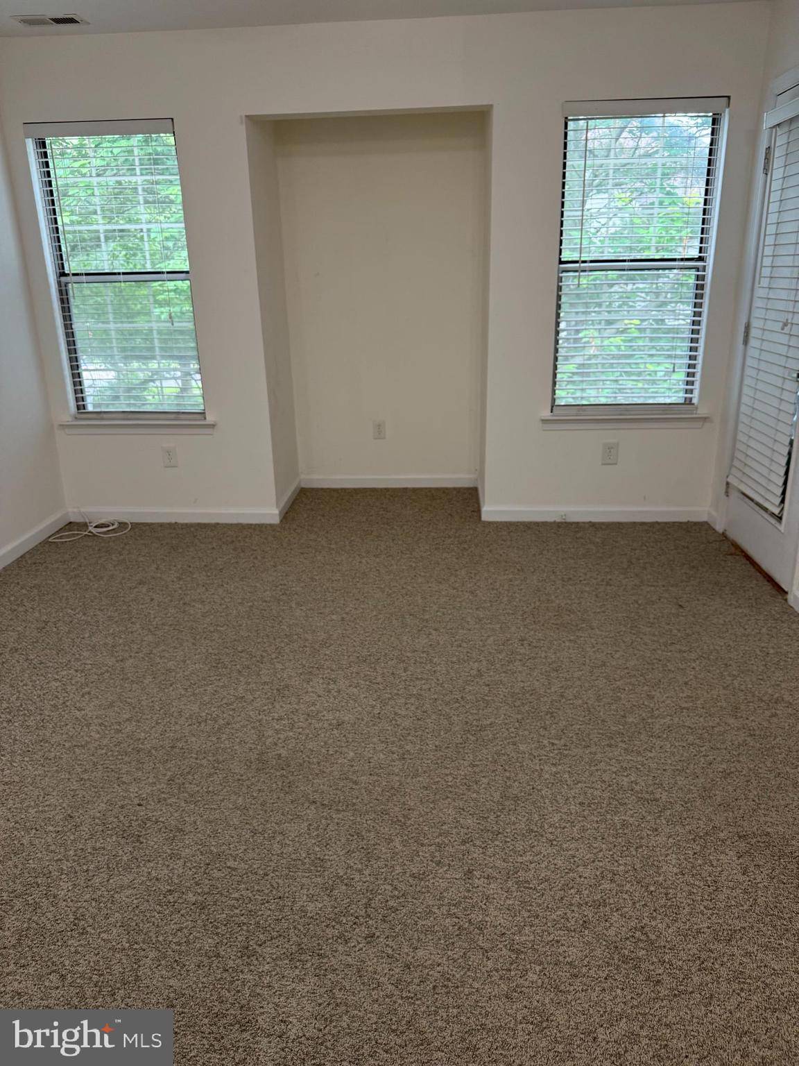 Newtown, PA 18940,1208 DIAMOND DR