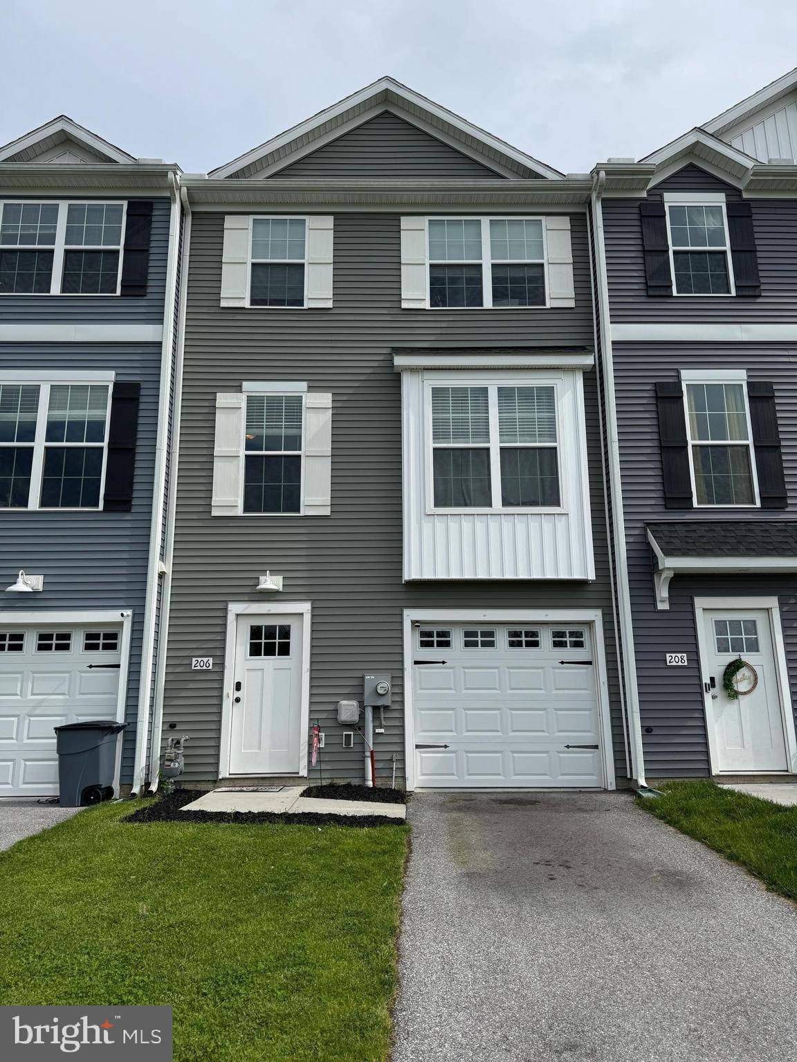 206 OVERLOOK DR, Hanover, PA 17331
