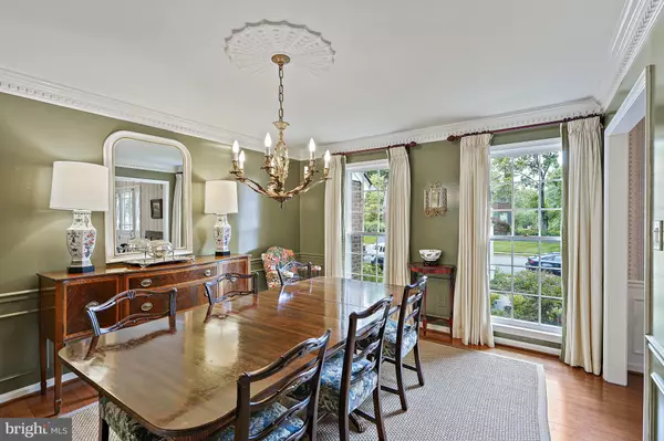 Mclean, VA 22102,1301 TIMBERLY LN