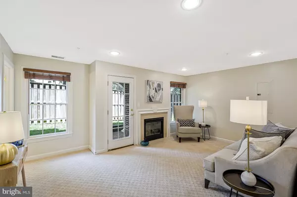 Mclean, VA 22102,7740 LEGERE CT #35