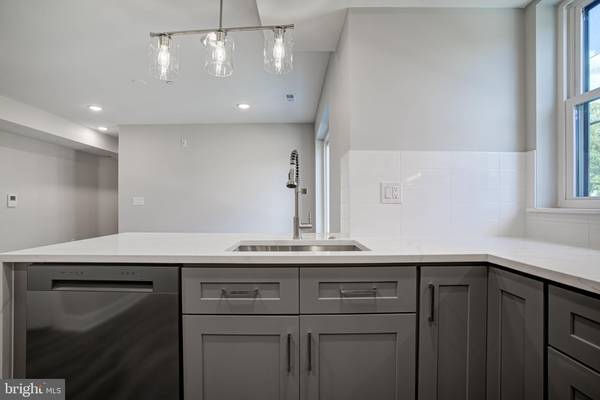 Philadelphia, PA 19143,540 S 52ND ST #4