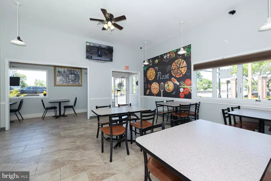 2 E MAIN ST E, Millville, NJ 08332