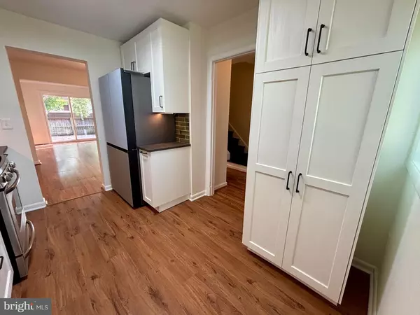 East Windsor, NJ 08520,16 TWIN RIVERS DR N