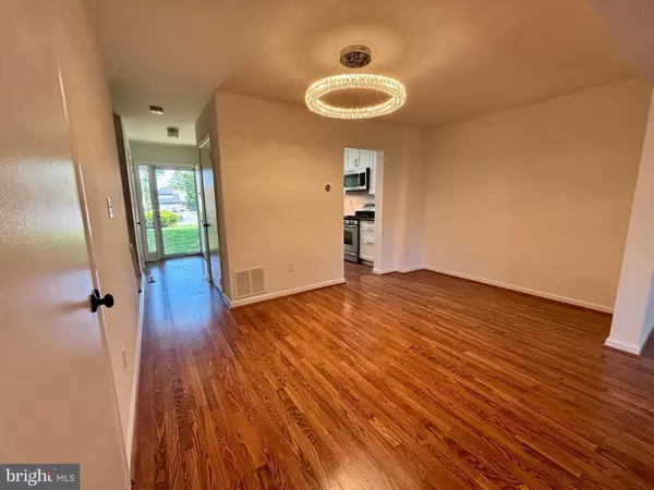 East Windsor, NJ 08520,16 TWIN RIVERS DR N