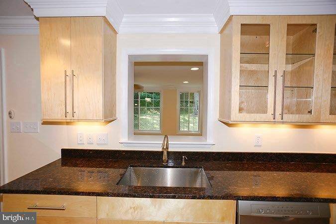 Arlington, VA 22207,3528 MILITARY RD
