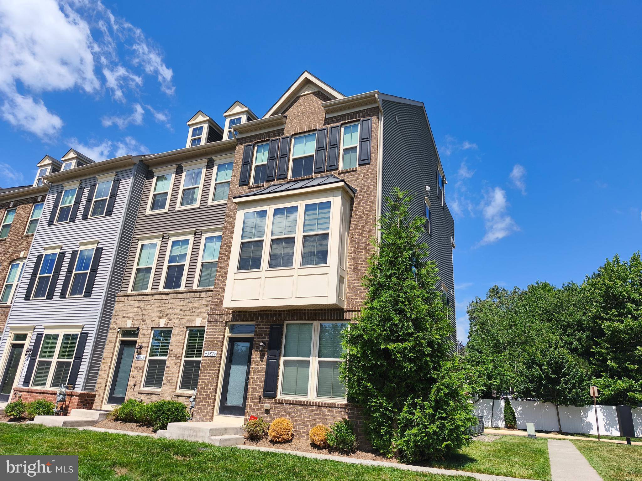 43821 STUBBLE CORNER SQ, Ashburn, VA 20147