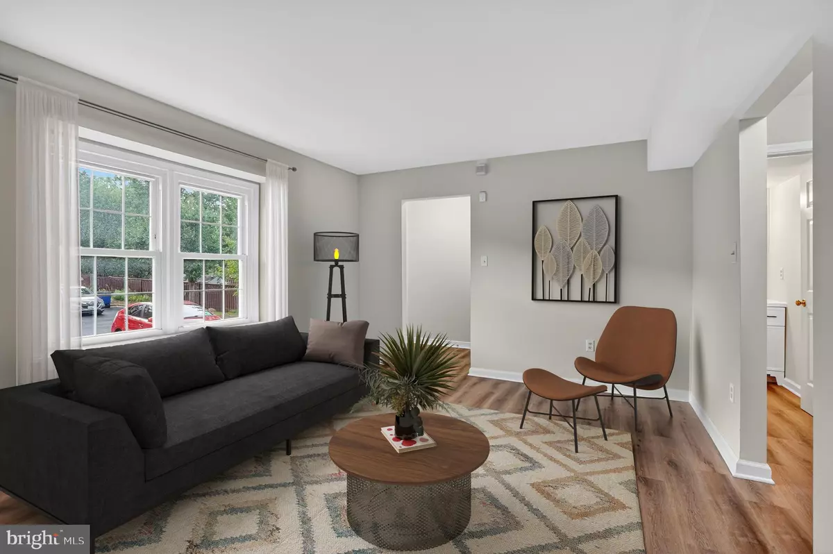 Herndon, VA 20170,1160 LISA CT