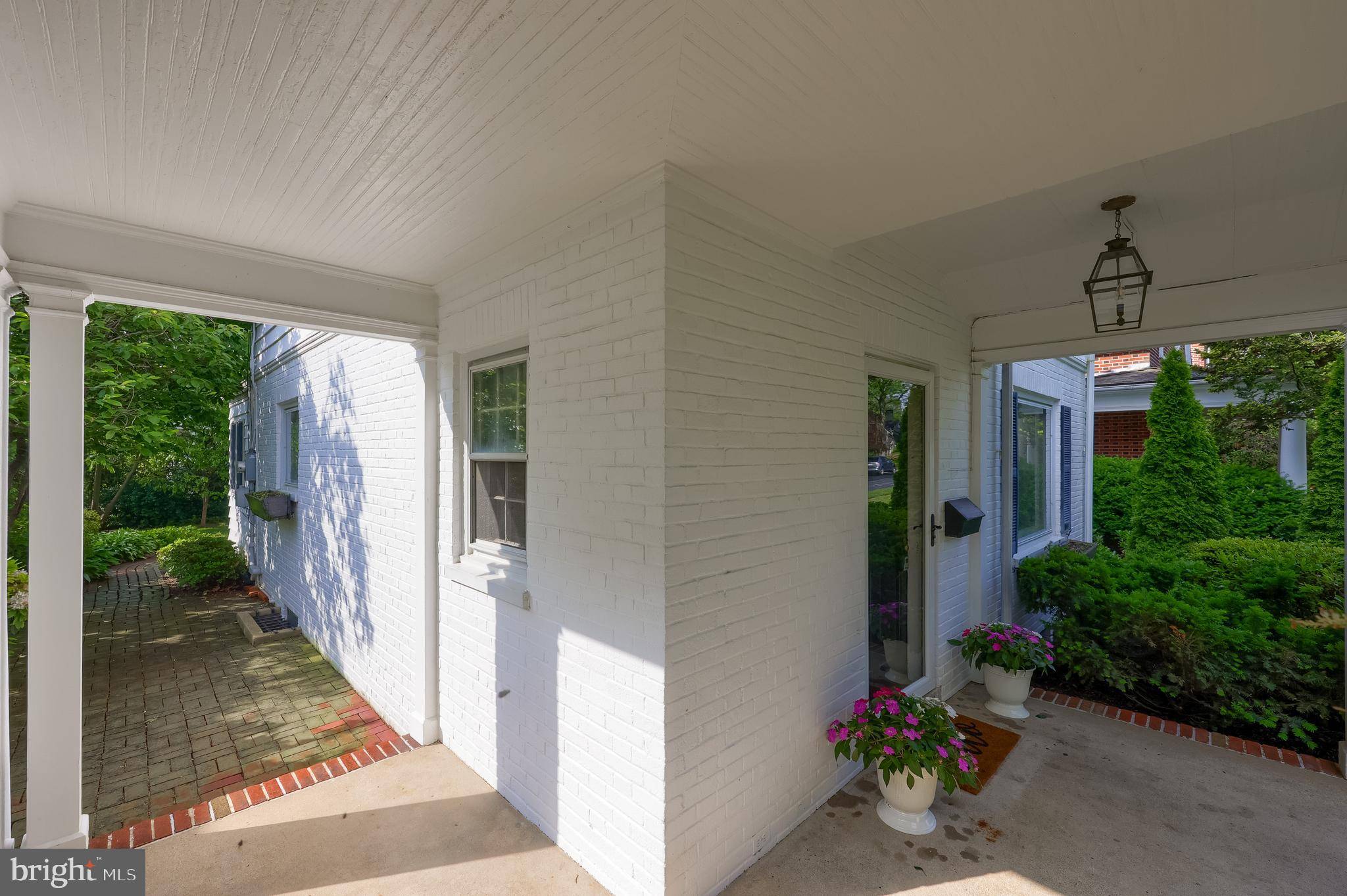 Lancaster, PA 17601,960 HELEN AVE