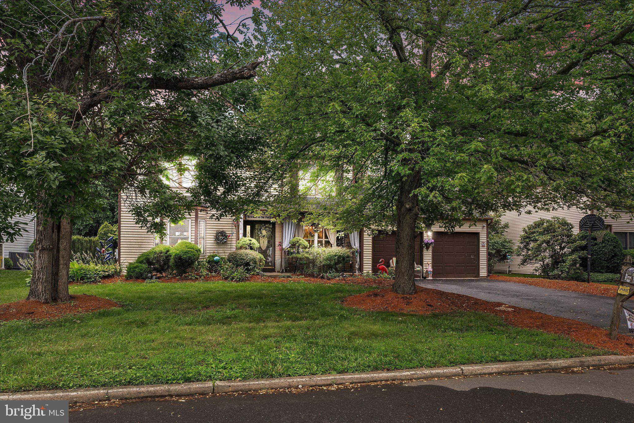 Hamilton, NJ 08690,3 COUNTRY LN