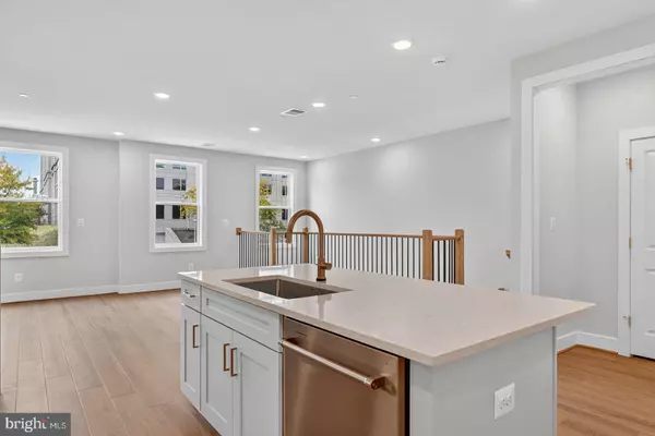 Alexandria, VA 22304,114 PEPPERELL ST