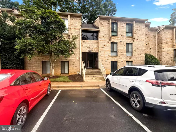 Reston, VA 20191,2321 FREETOWN CT #24/11C