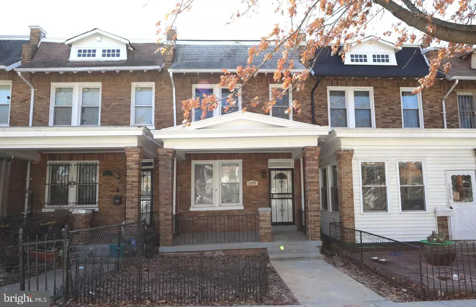 1235 OWEN PL NE, Washington, DC 20002