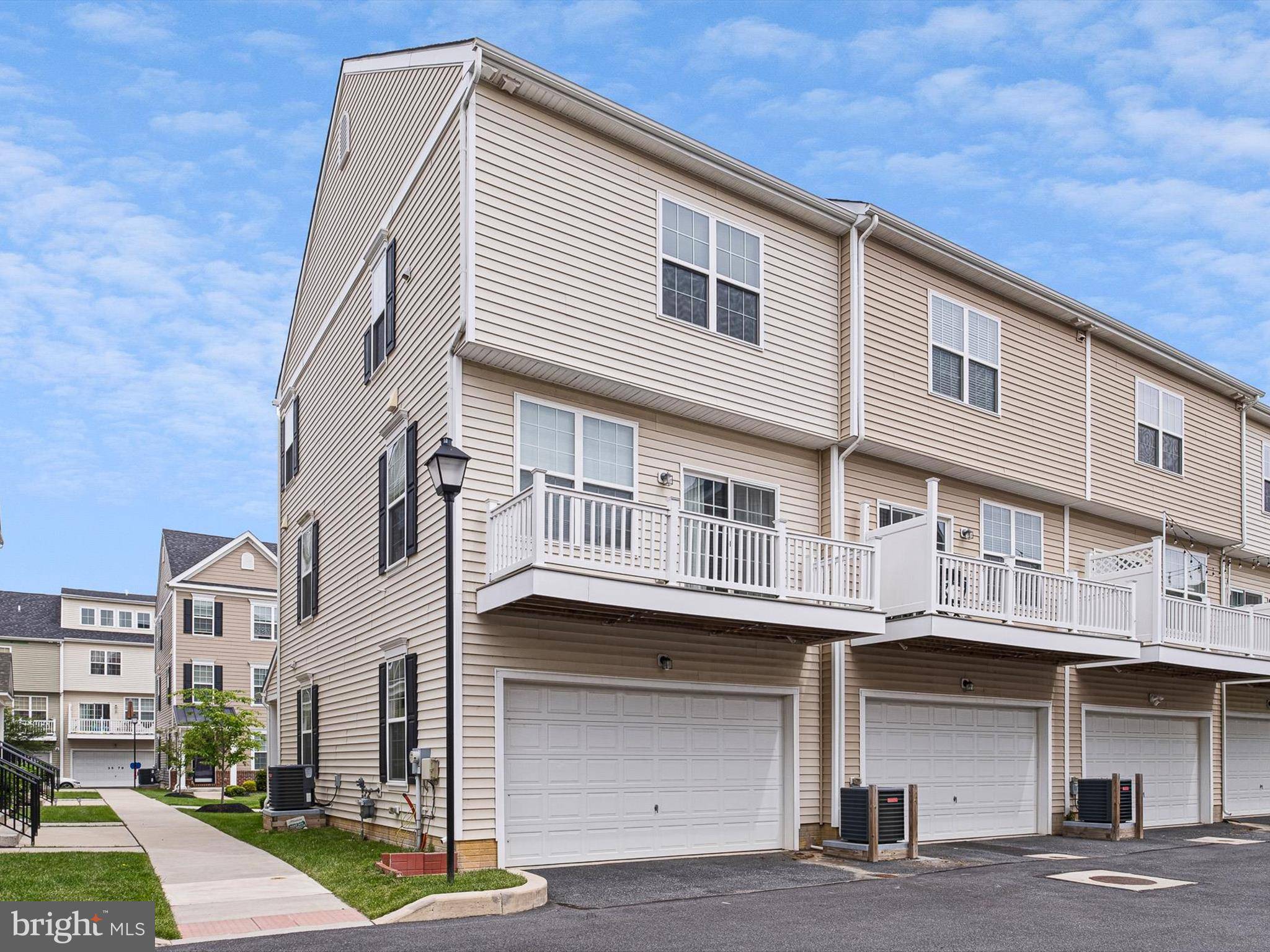 Claymont, DE 19703,3529 NAAMANS DR
