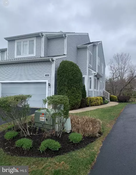 1304 CHAMPLAIN DR, Voorhees, NJ 08043