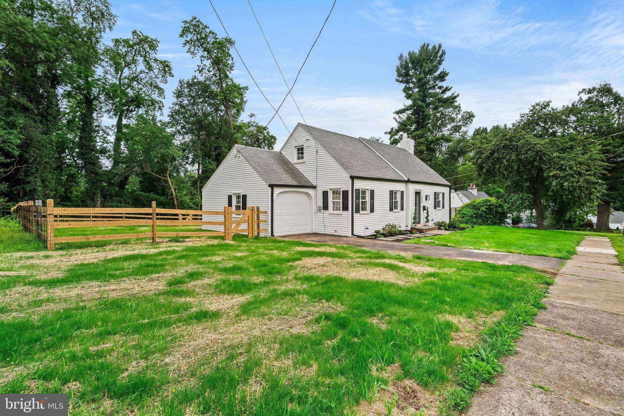 929 GILBERT RD, Cheltenham, PA 19012