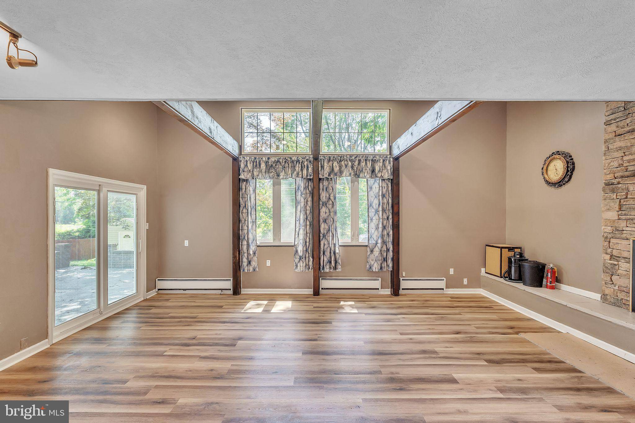 Levittown, PA 19057,66 YELLOWOOD DR