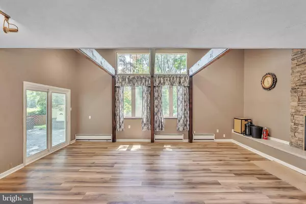 Levittown, PA 19057,66 YELLOWOOD DR