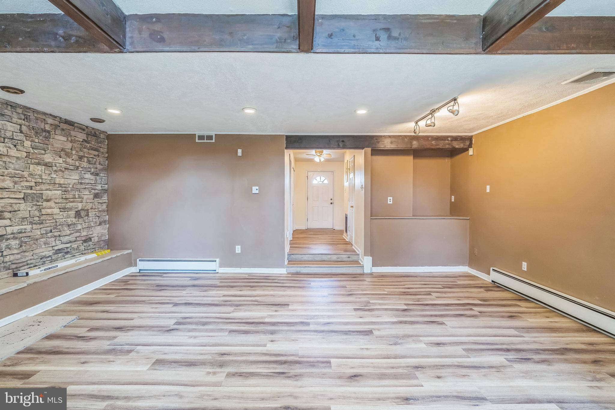 Levittown, PA 19057,66 YELLOWOOD DR