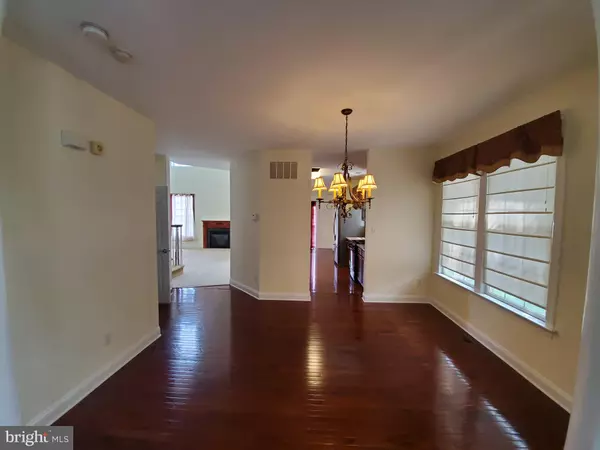 Robbinsville, NJ 08691,102 BURNET CRES