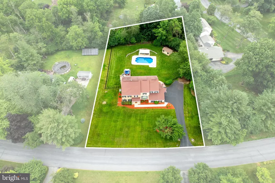 5 LONG DR, Downingtown, PA 19335