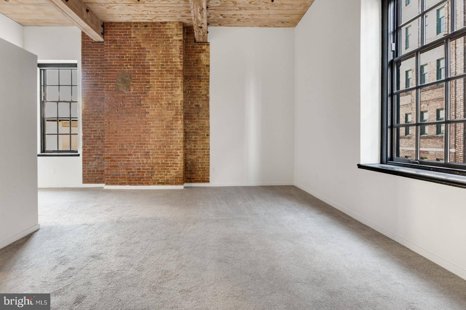 Philadelphia, PA 19106,303 VINE ST #202