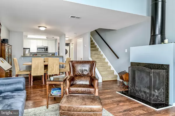 Sterling, VA 20164,1054 MYCROFT CT