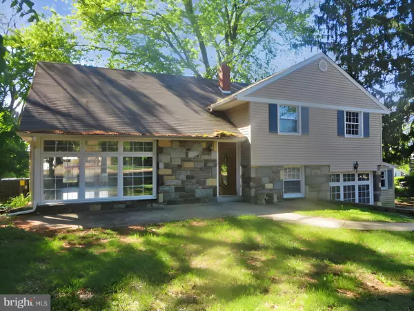 Huntingdon Valley, PA 19006,1221 HUNTINGDON PIKE