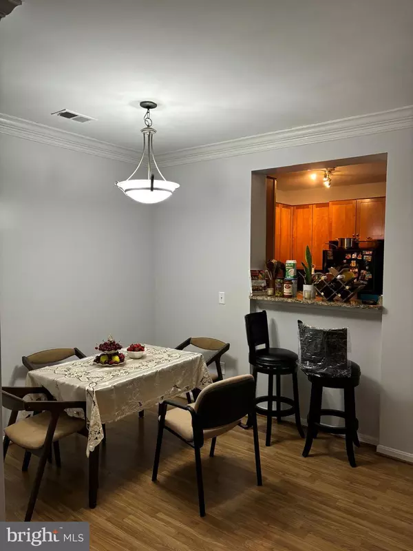 Alexandria, VA 22304,4860 EISENHOWER AVE #489