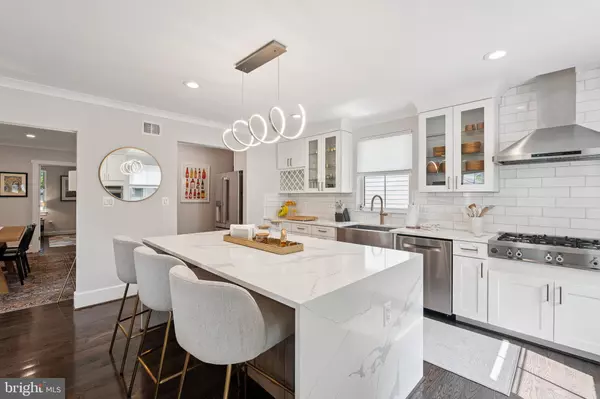 Arlington, VA 22201,705 N BARTON ST