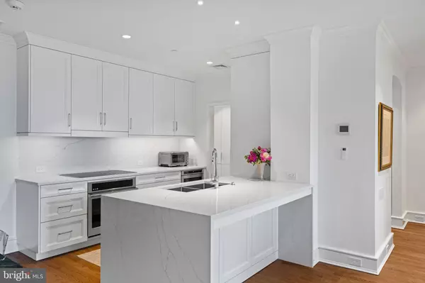 Philadelphia, PA 19103,1901 WALNUT ST #20E