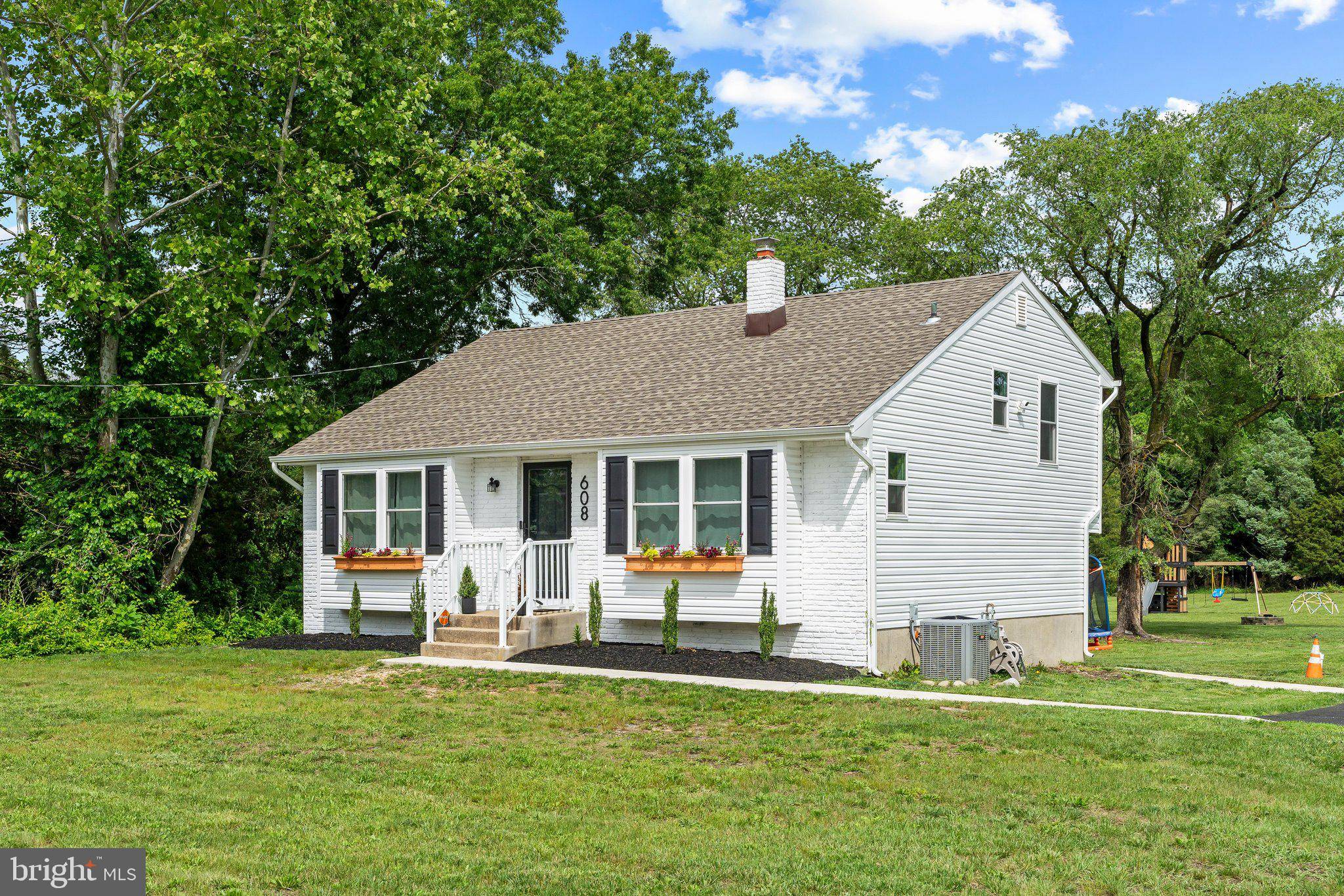 Williamstown, NJ 08094,608 JONES RD